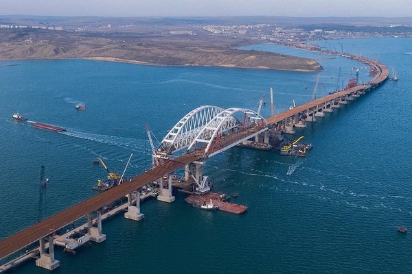 Первый проезд по Крымскому мосту. Ощутите всю мощь постройки (Видео)