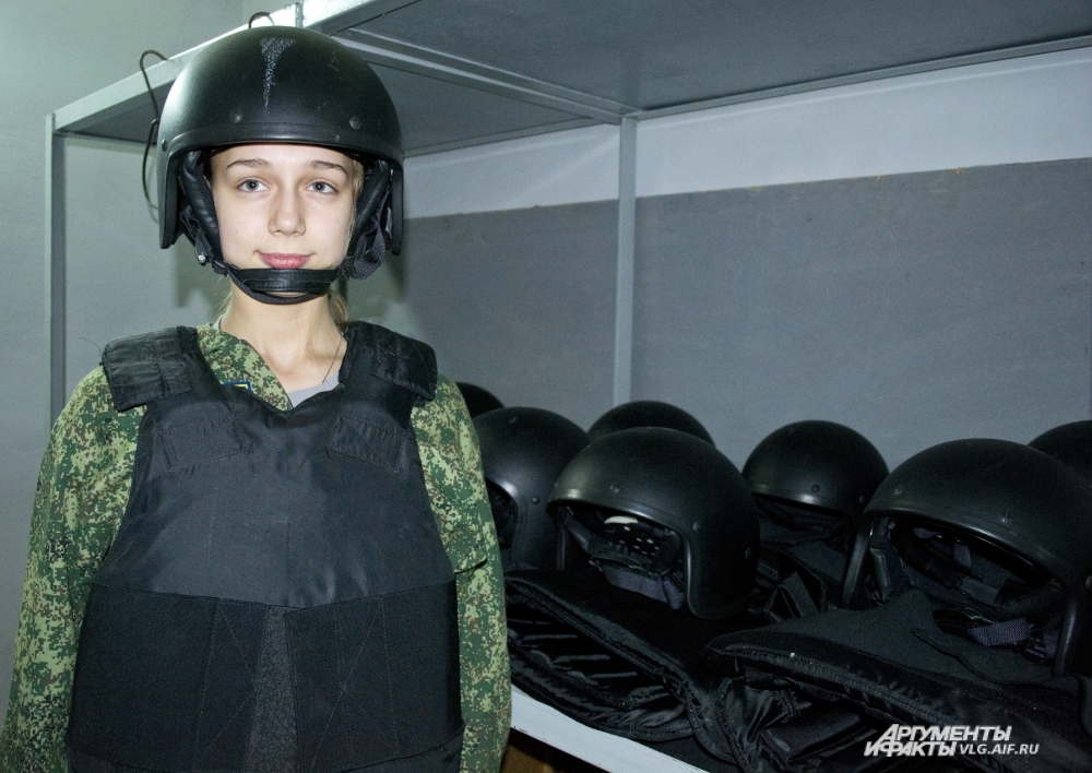Табу на сладости и сон c бронежилетами. Как учат детей в лагере спецназа Табу на сладости и сон c бронежилетами. Как учат детей в лагере спецназа