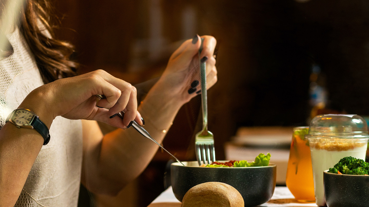 Россиянам объяснили причину снижения аппетита летом