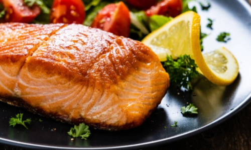 Названы самые полезные виды рыбы для профилактики болезни Альцгеймера