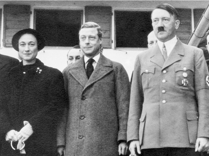 Мы, победившие Гитлера - зло, а Европа, целовавшая ему ноги - борцы с фашизмом Мы, победившие Гитлера - зло, а Европа, целовавшая ему ноги - борцы с фашизмом аристократия, гитлер, европа, интересное, история, монархия