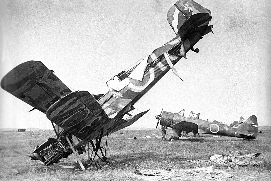 Август 1945 года, Маньчжурия. Подбитый японский самолет. Фото Александр Становов/Фотохроника ТАСС