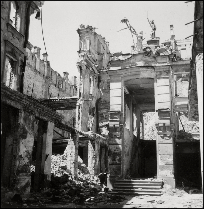 Оккупированный Киев в объективе классика ч/б фотографии Герберта Листа Оккупированный Киев в объективе классика ч/б фотографии Герберта Листа