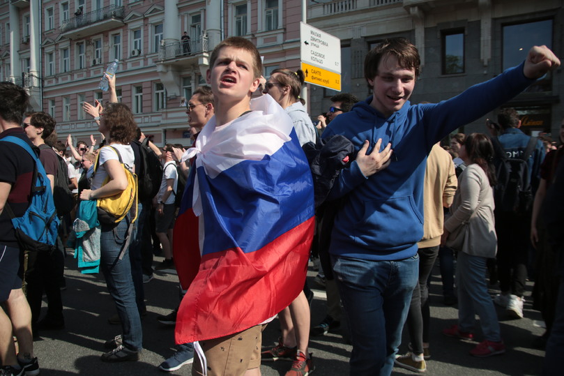 Детей тоже: в Москве задержали почти 500 протестующих Детей тоже: в Москве задержали почти 500 протестующих
