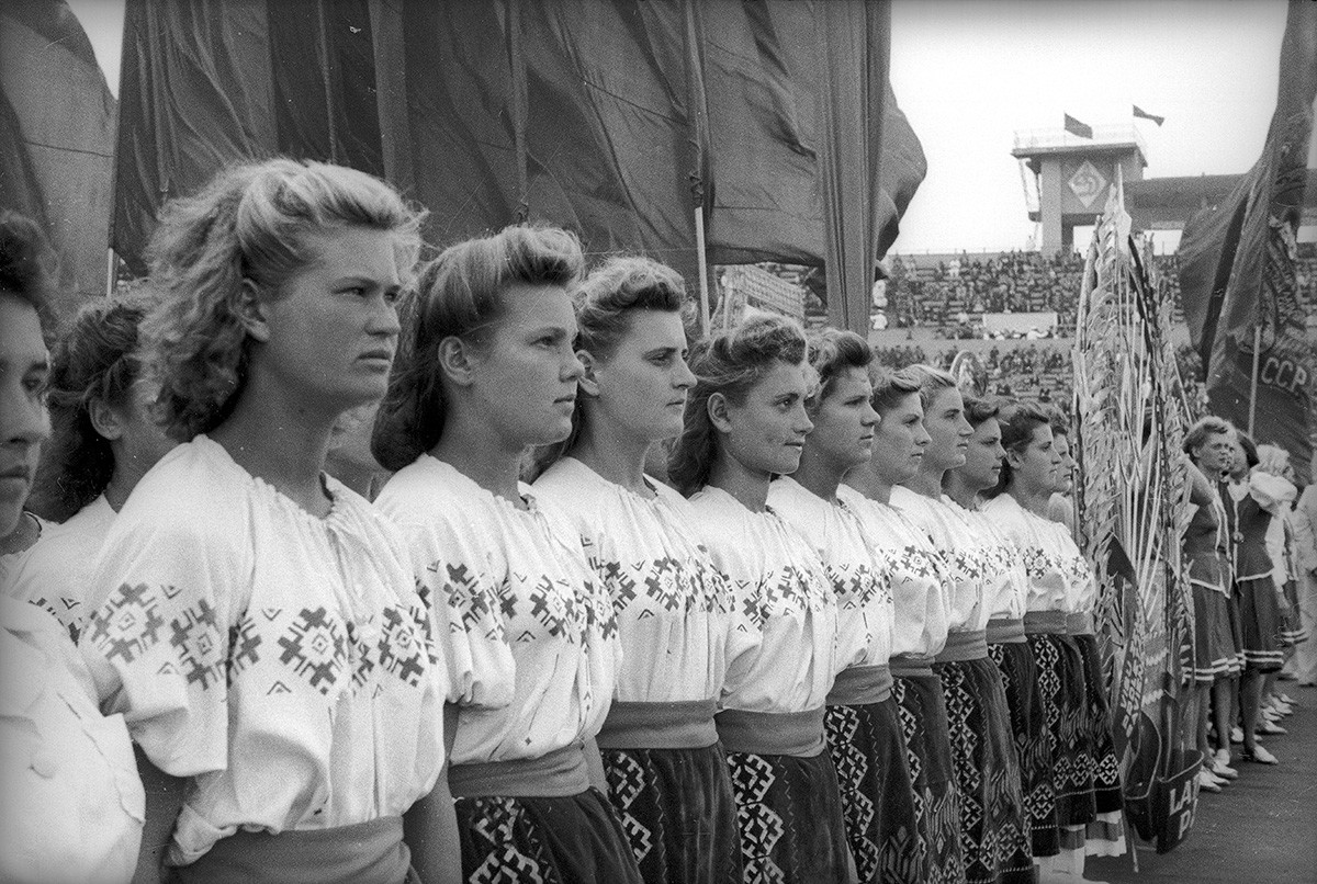 РЕДКИЕ атмосферные кадры старой Москвы 1930-50-х (ФОТО)