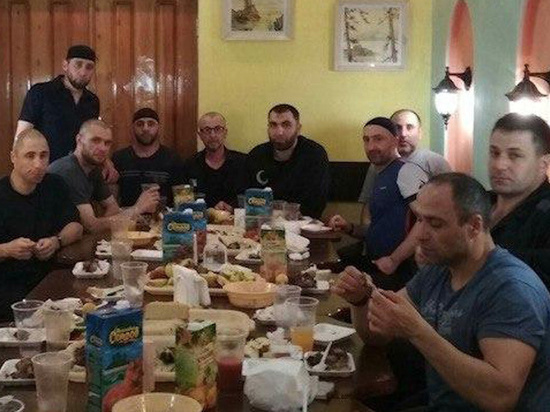 Раскрылась подоплека фото с застольем убийцы Немцова в колонии Раскрылась подоплека фото с застольем убийцы Немцова в колонии