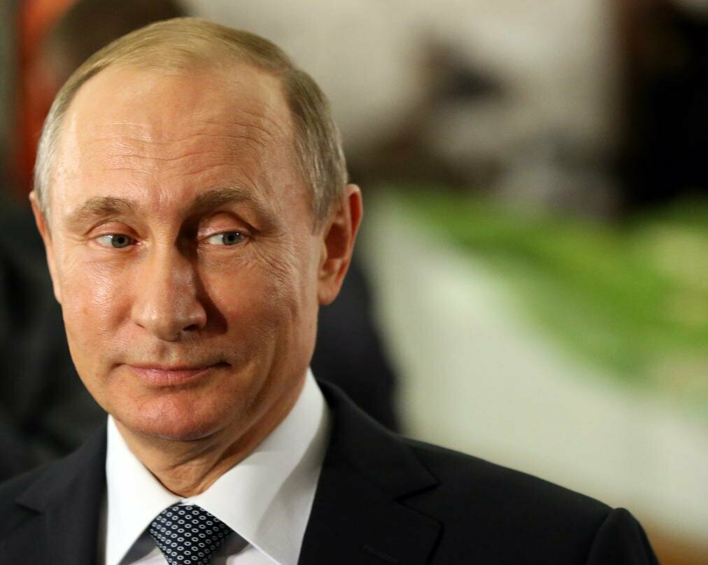 Путин признался в безответной любви. Узаконить отношения не получается