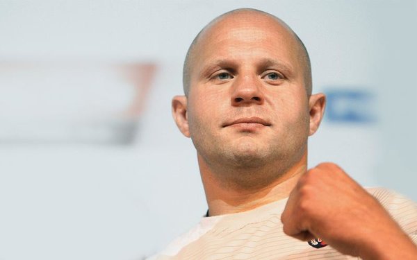 Перед боем с Миром ФБР в США допросило Федора Емельяненко Перед боем с Миром ФБР в США допросило Федора Емельяненко