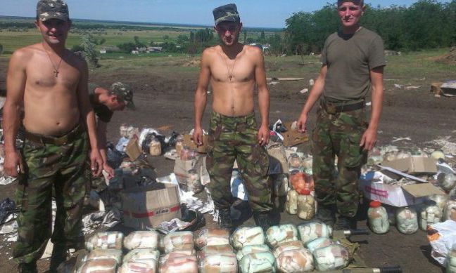 Украинские военные спешно пытаются отмыться от имиджа фашистов Украинские военные спешно пытаются отмыться от имиджа фашистов