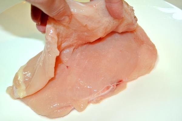 Фаршированные куриные грудки с корочкой снаружи и замечательной начинкой внутри Фаршированные куриные грудки с корочкой снаружи и замечательной начинкой внутри