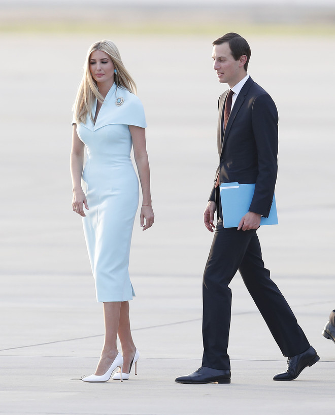 Нежная сакура и небесная синева: два бесподобных платья Иванки Трамп (фото 7) Нежная сакура: Иванка Трамп на саммите G20 (фото 5)