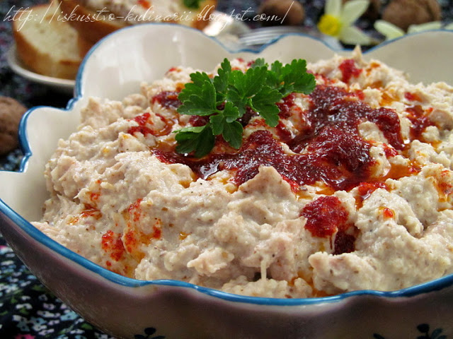 Курица по-черкесски (Çerkes tavuğu) Курица по-черкесски (Çerkes tavuğu)