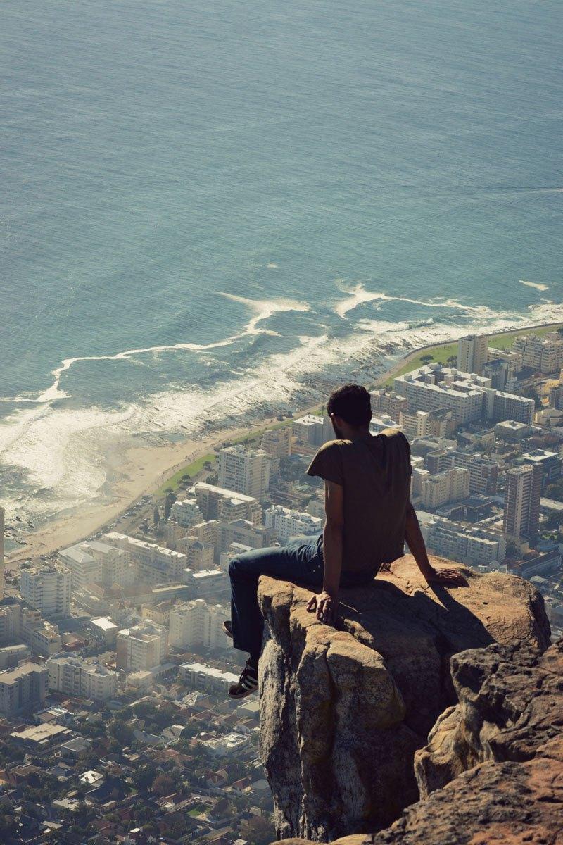 lions-head-hike-overlooking-cape-town-south-africa