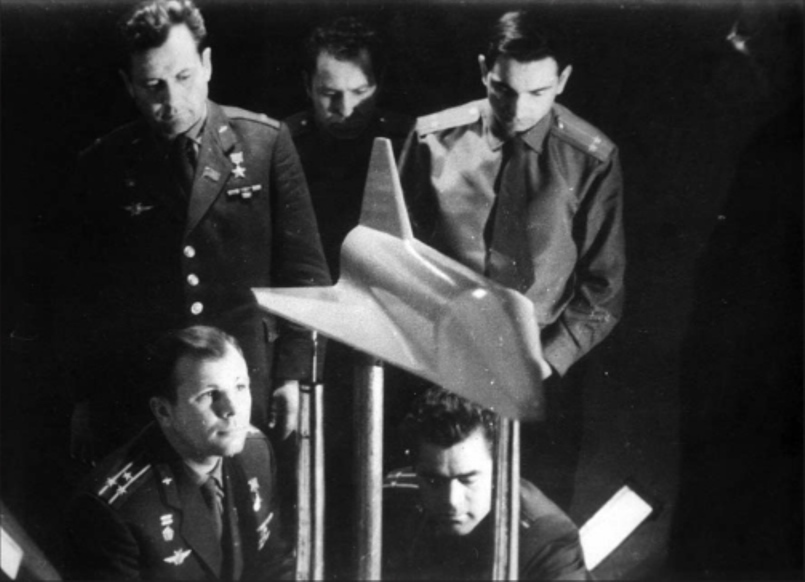 Оригинал снимка, сделанного В. Шитовым в 1965 году и впервые опубликованного в 1971 году. Фото из книги В. Лукашевича и И. Афанасьева «Космические крылья» (2009) - Космоплан Гагарина | Warspot.ru