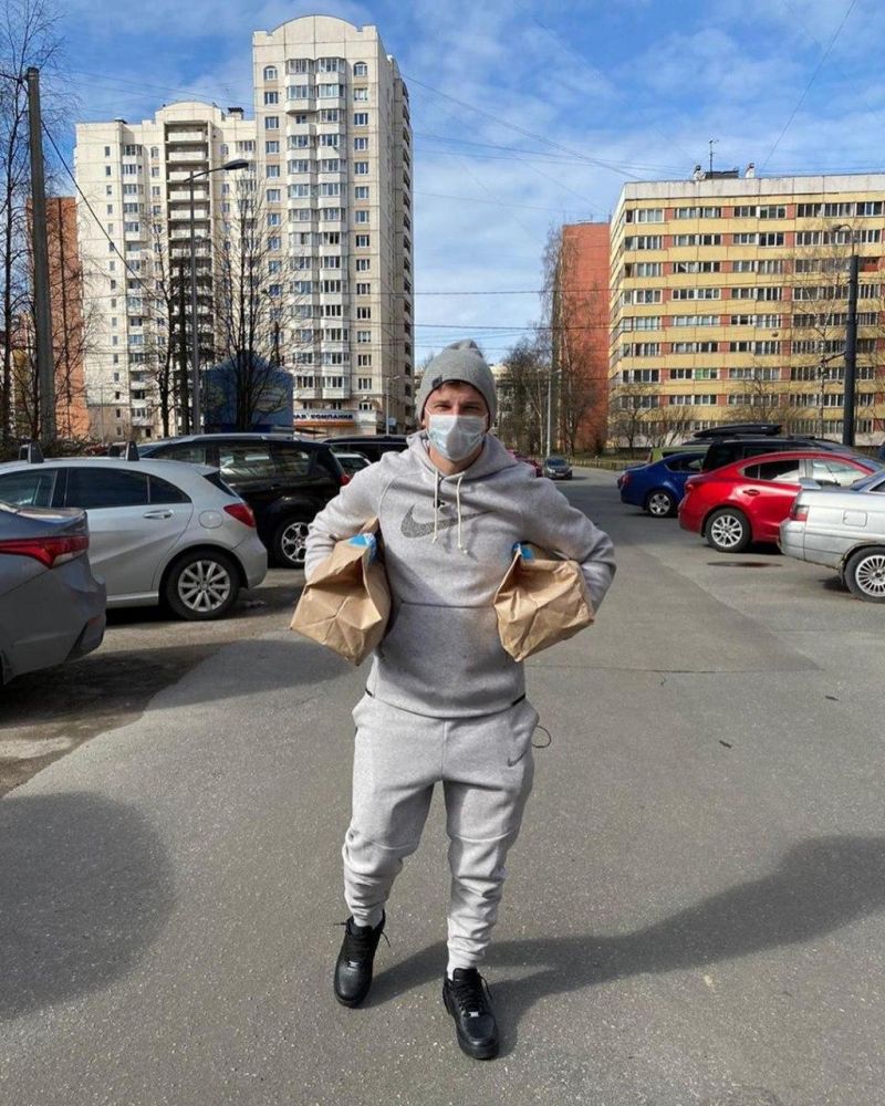 8 селебрити, которые помогают пережить пандемию коронавируса