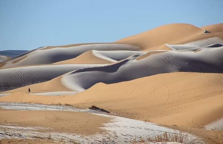 В пустыне Сахара снова выпал снег