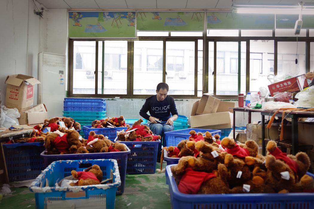 6 фото из города, где производят все вещи с пометкой «Made in China»