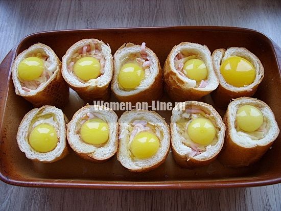 Яйцо в хлебе: необычный рецепт хлебных «стаканчиков»