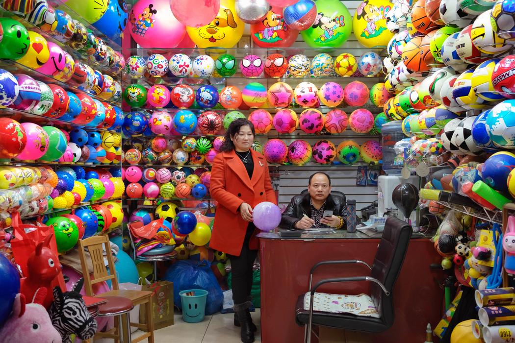6 фото из города, где производят все вещи с пометкой «Made in China»