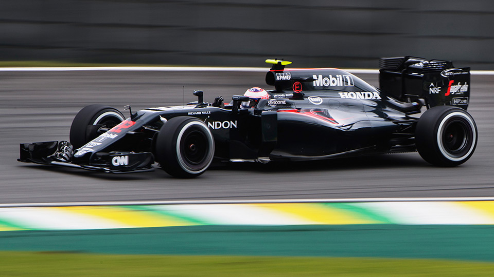 McLaren во второй раз изменил названия болидов Формулы-1