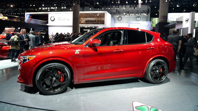 Кроссовер Alfa Romeo признан лучшим в Лос-Анджелесе Кроссовер Alfa Romeo признан лучшим в Лос-Анджелесе alfa romeo, stelvio, кроссовер