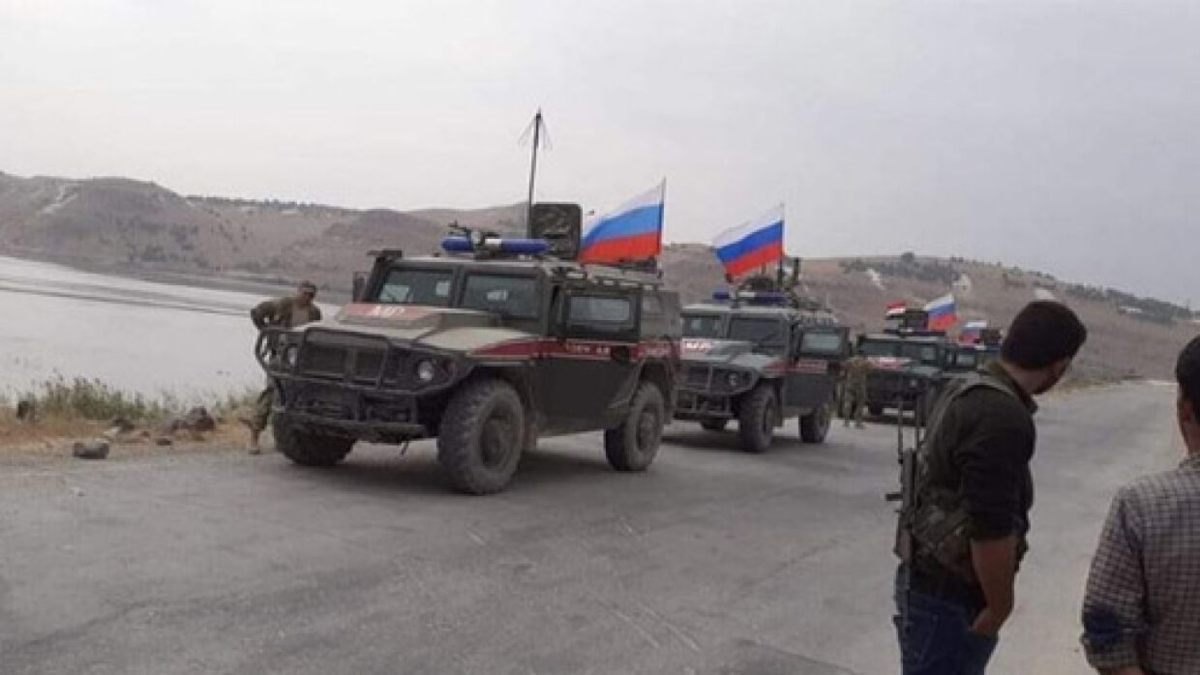 Российские военные заблокировали колонну армии США в Сирии, вынудив американцев ретироваться