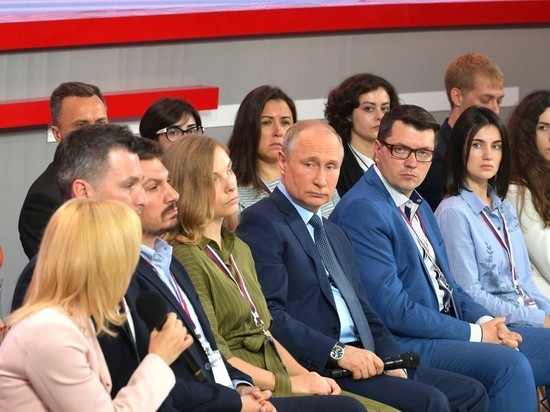 Путину показали шокирующие видео о жизни россиян Путину показали шокирующие видео о жизни россиян