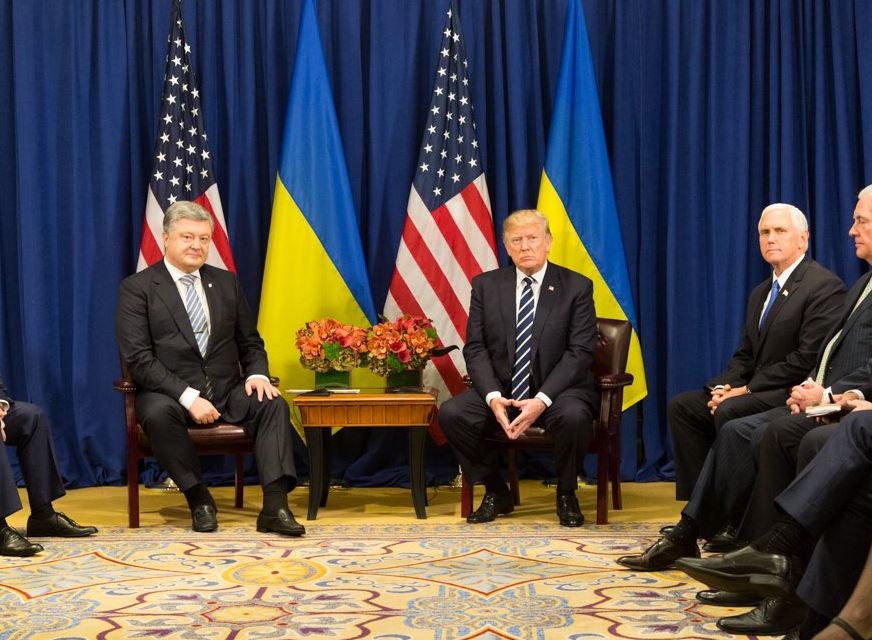 Стали известны подробности переговоров Трампа и Порошенко Стали известны подробности переговоров Трампа и Порошенко