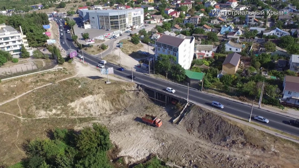 В Севастополе запущено четырехполосное движение по мосту через суходол