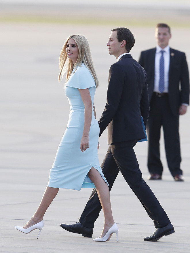 Нежная сакура и небесная синева: два бесподобных платья Иванки Трамп (фото 8) Нежная сакура: Иванка Трамп на саммите G20 (фото 8)