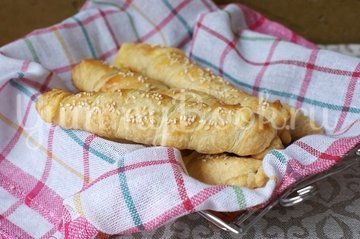 Слоеные палочки с ветчиной и сыром - шаг 5