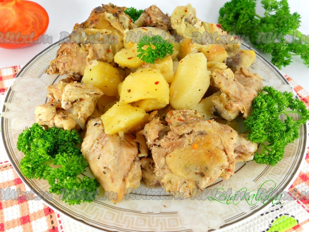 Курица в банке с картошкой