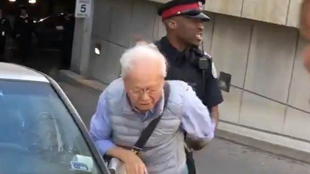 Видео: полиция арестовала еще одного человека после наезда фургона на людей в Торонто