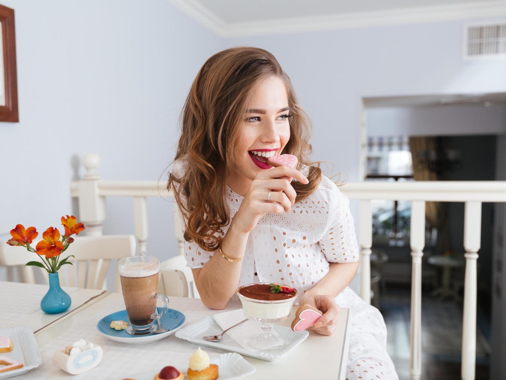 Conversation: есть сладости лучше во время основного приема пищи