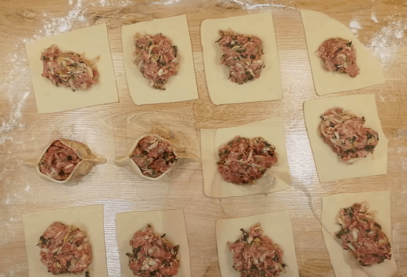 Мясные лодочки на сковороде: просто, сытно и вкусно Мясные лодочки на сковороде: просто, сытно и вкусно