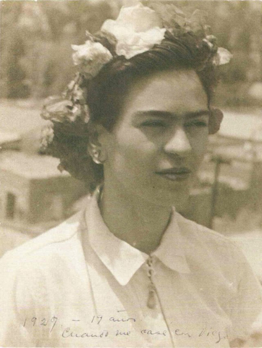 Фрида Кало в объективе фотографов: ретро портреты культовой художницы из 1920-х