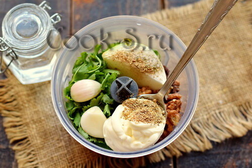 Вряд ли  есть люди, кому не нравится грузинская кухня, ведь она вкусная, сытная, ароматная. А баклажаны в Грузии вообще готовят отменно. Этот  рецепт отличное тому доказательство.-5