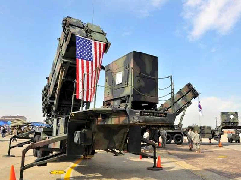 Руководство НАТО, обвиняя Россию в подготовке удара по базе США в Польше, угрожает нам военными действиями....