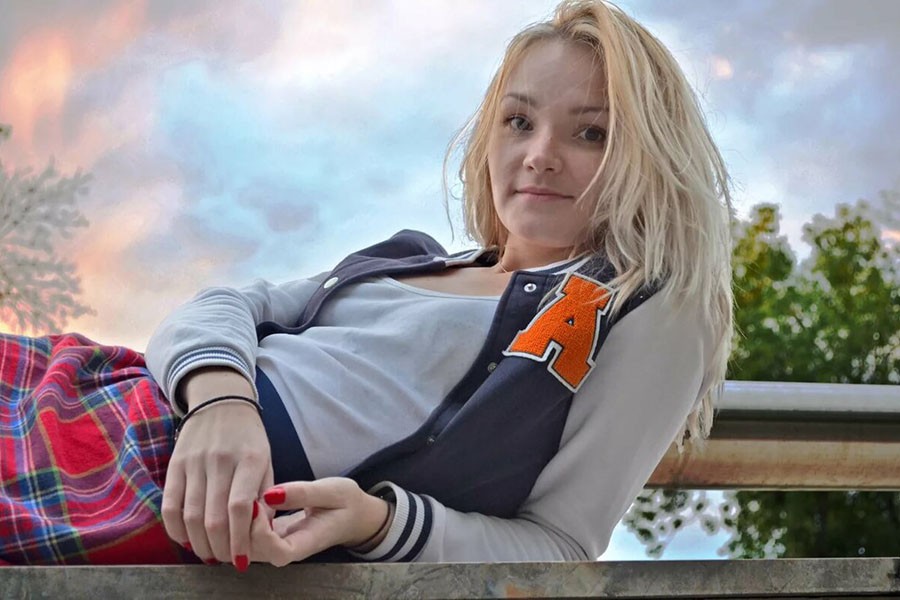 Почему соседи мстят 36-летнему мужчине, встречающемуся с 18-летними?