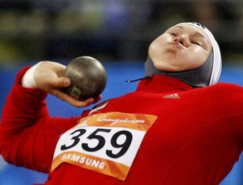 Смешные выражения лиц спортсменов толкающих ядра