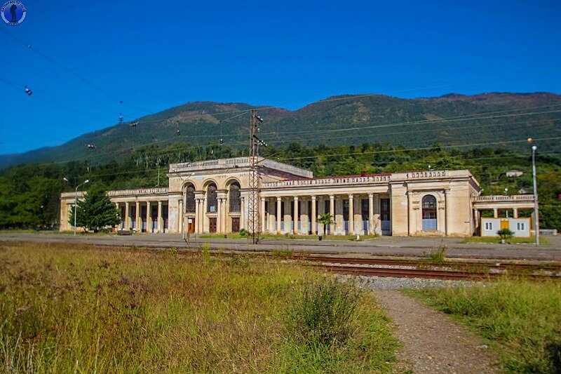 Заброшенный из-за войны ЖД вокзал знаменитого курортного города "Гагра"