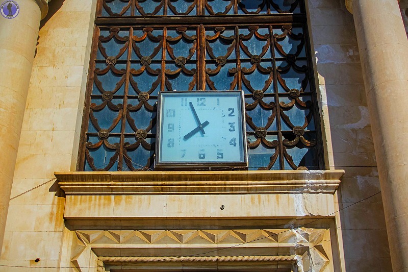 Заброшенный из-за войны ЖД вокзал знаменитого курортного города "Гагра"