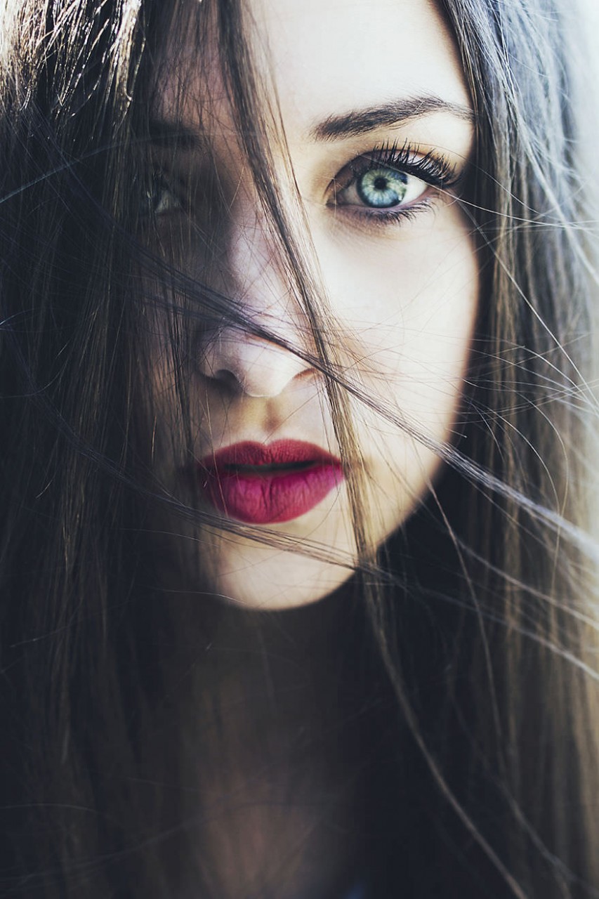 Photographer-inspired-by-a-blue-eyes-models-58974c526c3a9__880