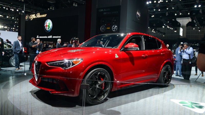 Кроссовер Alfa Romeo признан лучшим в Лос-Анджелесе Кроссовер Alfa Romeo признан лучшим в Лос-Анджелесе alfa romeo, stelvio, кроссовер