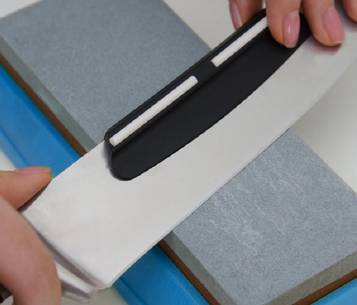 Чем больше на режущей поверхности шероховатостей, тем быстрее нож снова станет тупым / Фото: opt-aliexpress.ru Чем больше на режущей поверхности шероховатостей, тем быстрее нож снова станет тупым / Фото: opt-aliexpress.ru