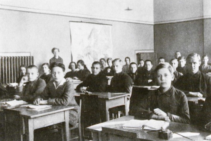 Фото 6.jpg Русская гимназия в Праге, 1930-е.