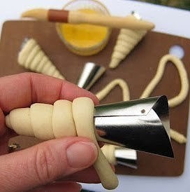 Салат в морковках из теста Салат в морковках из теста