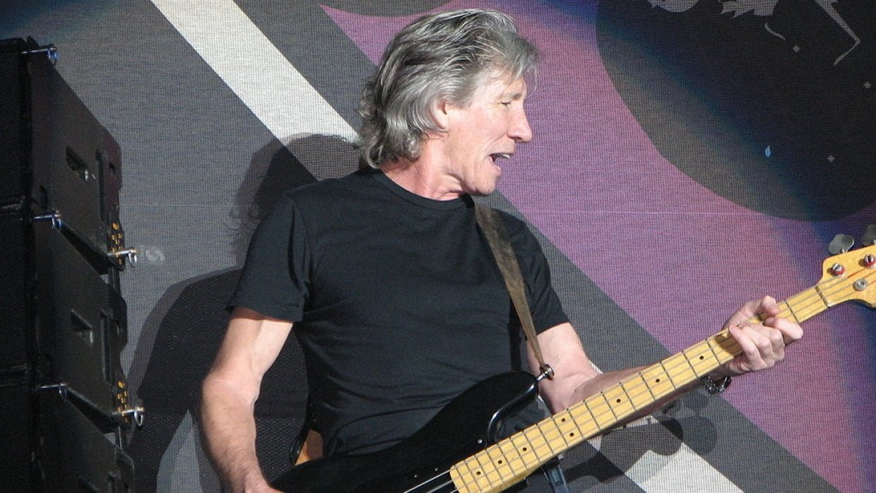 СМИ опубликовали письма, в которых «Белые каски» пытались «завербовать» основателя Pink Floyd