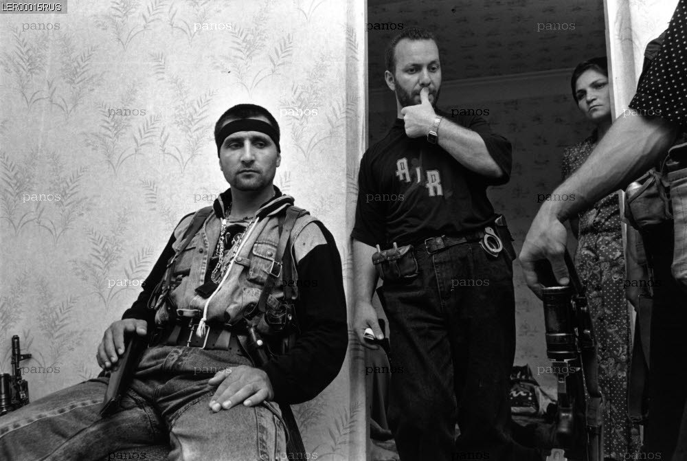 Руслан Лабазанов по прозвищу Лобзик и его бравая группировка. Руслан Лабазанов по прозвищу Лобзик и его бравая группировка.