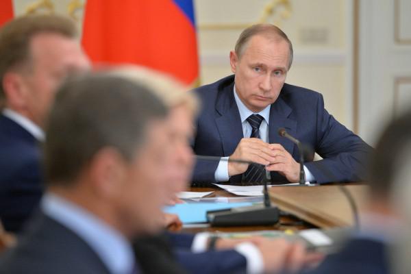 «Денег нет, но вы держитесь» в прошлом: Путин назвал первую задачу для нового правительства «Денег нет, но вы держитесь» в прошлом: Путин назвал первую задачу для нового правительства